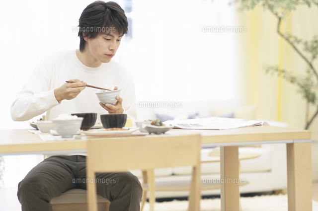 「インスタント食品を食べる写真フリー」の画像検索結果
