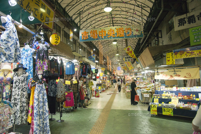 沖縄市場本通り
(c)SHOHO IMAI/a.collectionRF