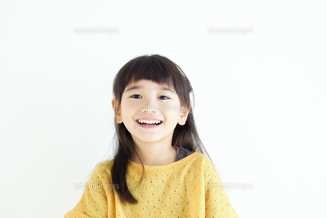 笑顔の女の子
(c)UFO RF/a.collectionRF