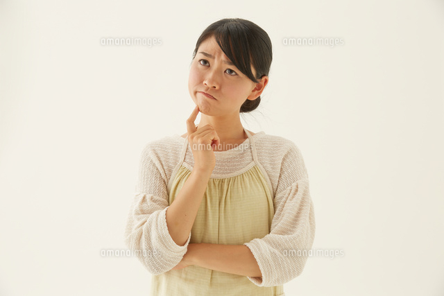 腕組みする主婦
(c)SHAKTI/a.collectionRF