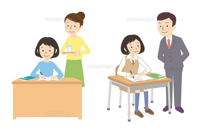家で勉強、授業を受ける女子学生
(c)studio monietrain/GOKU/a.collectionRF
