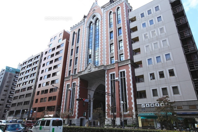 慶応義塾大学東門
(c)Rainbow/a.collectionRF