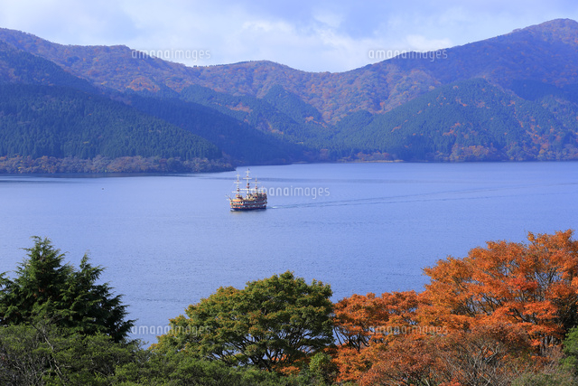 恩賜箱根公園より望む秋の芦ノ湖と遊覧船
(c)YANSHIN/a.collectionRF