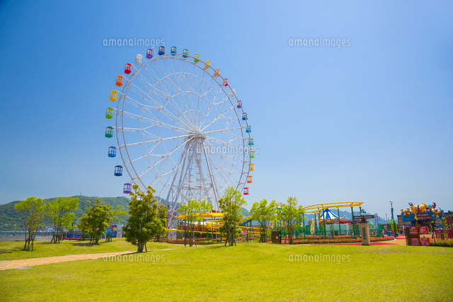 はい!からっと横丁の観覧車[10685003399]｜ 写真素材・ストックフォト・画像・イラスト素材｜アマナイメージズ