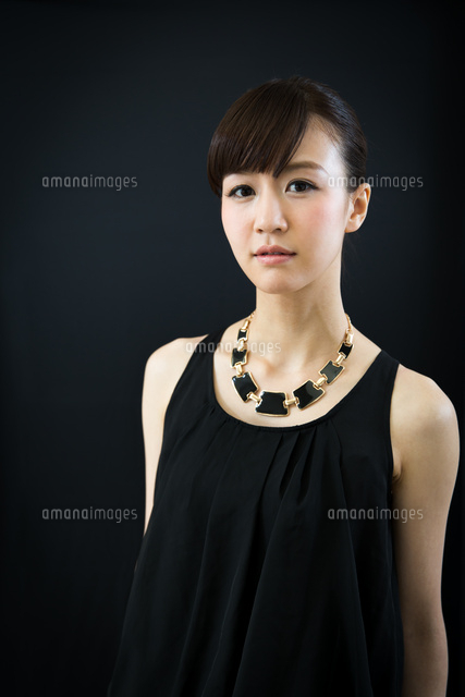 メイクアップした綺麗な女性
(c)forty-one/a.collectionRF