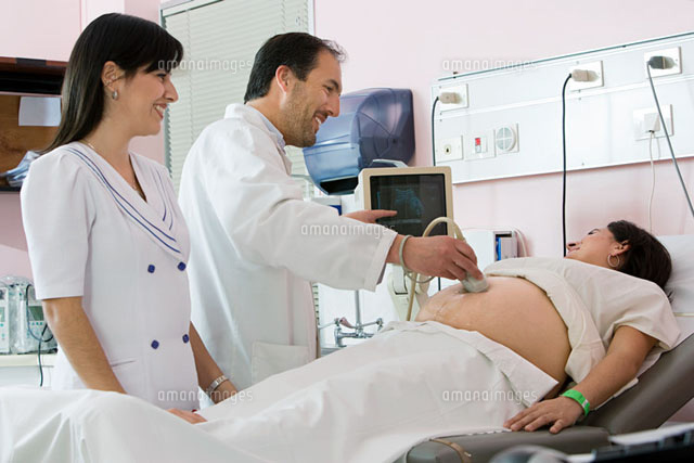 Pregnant woman having ultrasound scan
(c)Image Source