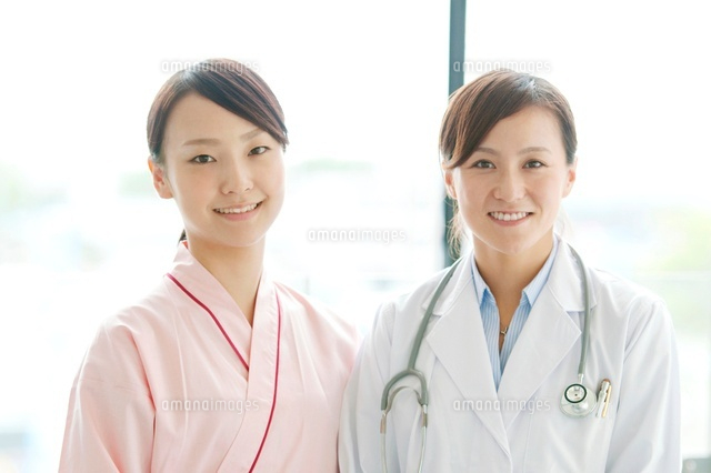 女医と患者
(c)visual supple