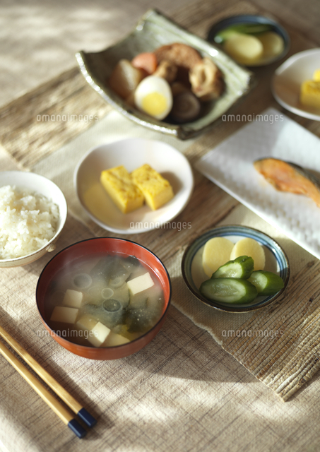 和食の朝食
(c)visual supple