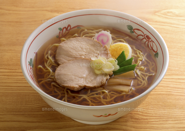 醤油ラーメンの丼
(c)visual supple /amanaimages