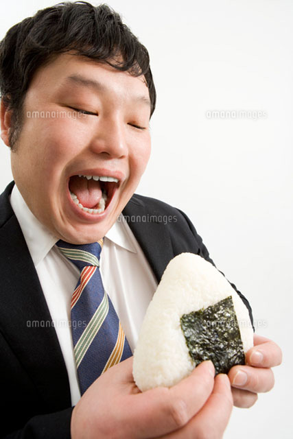 おにぎりと肥満男性
(c)DAJ