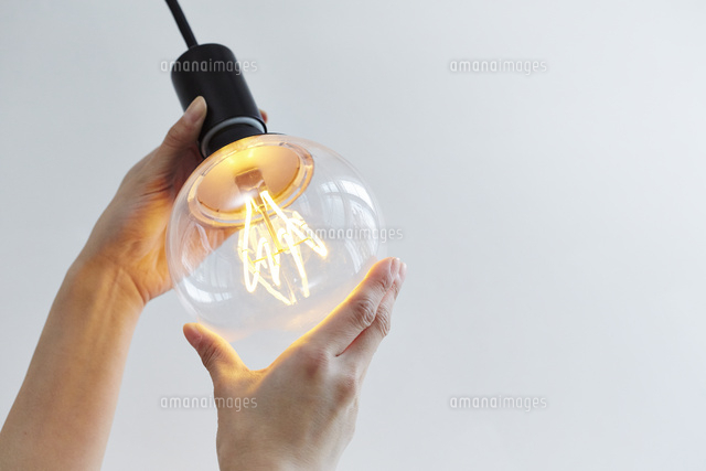 電球の交換
(c)IDC/a.collectionRF