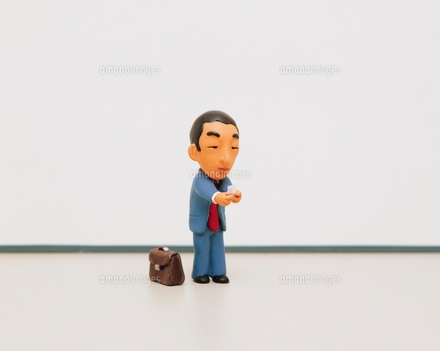 名刺を出すビジネスマンのクラフト
(c)PRESS AND ARTS/a.collectionRF