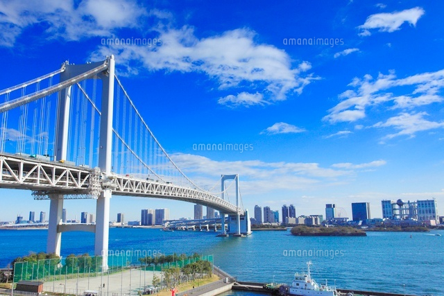 レインボーブリッジとお台場のビル群
(c)Mitsushi Okada/a.collectionRF