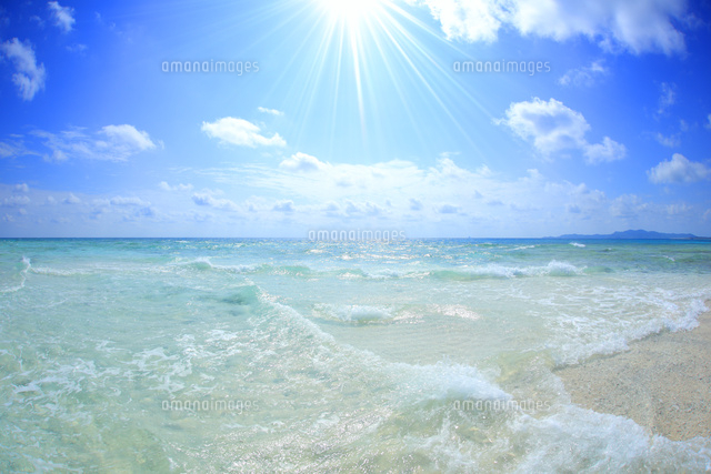 交差する波と太陽の光芒
(c)Mitsushi Okada/a.collectionRF