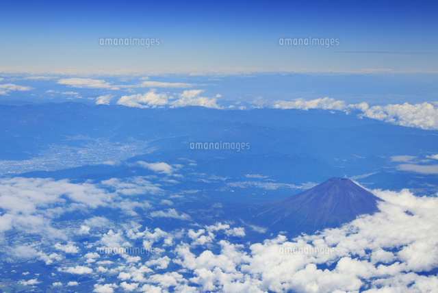 富士市南方向上空から俯瞰する富士山
(c)Mitsushi Okada/a.collectionRF
