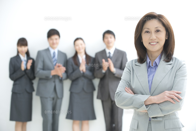 女性社長とビジネスパーソン
(c)moonbase