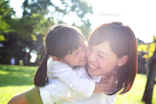 笑顔の母と子
(c)UFO RF/a.collectionRF