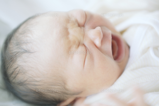 泣く新生児
(c)UFO RF/a.collectionRF
