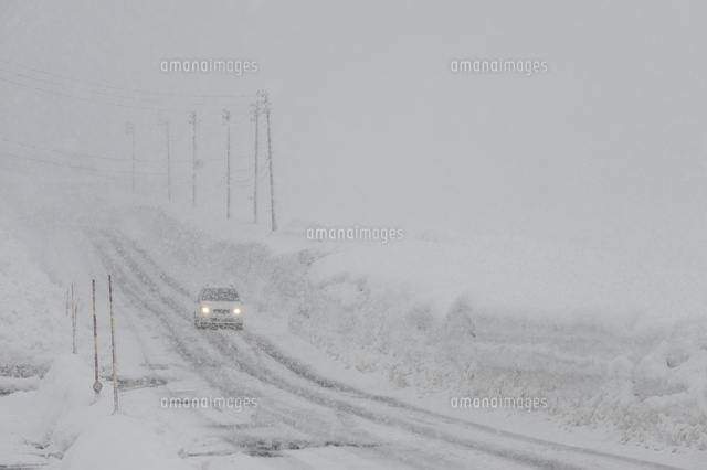 雪道を走る車
(c)Niigata Photo Library/a.collectionRF