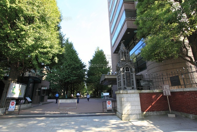 青山学院大学正門
(c)Rainbow/a.collectionRF