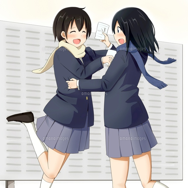 合格発表を見る二人の女の子
(c)coaco/a.collectionRF