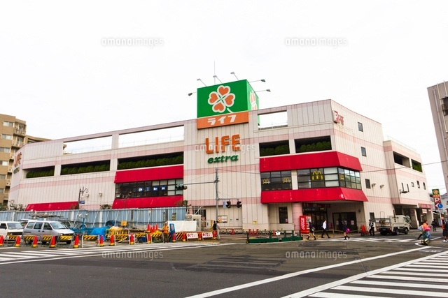 ライフ千川駅前店,マクドナルド千川駅前ライフ店
(c)Yutaka Isayama/a.collectionRF