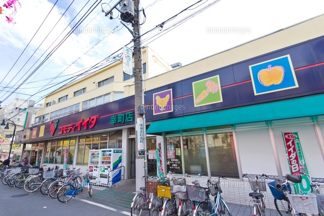 コモディイイダ 幸町店
(c)Yutaka Isayama/a.collectionRF