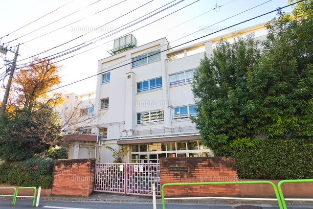 板橋区立成増小学校
(c)Yutaka Isayama/a.collectionRF