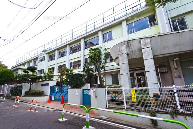 新宿区立柏木小学校
(c)Yutaka Isayama/a.collectionRF