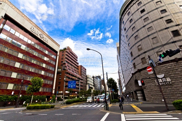 新宿6丁目交差点
(c)Yutaka Isayama/a.collectionRF