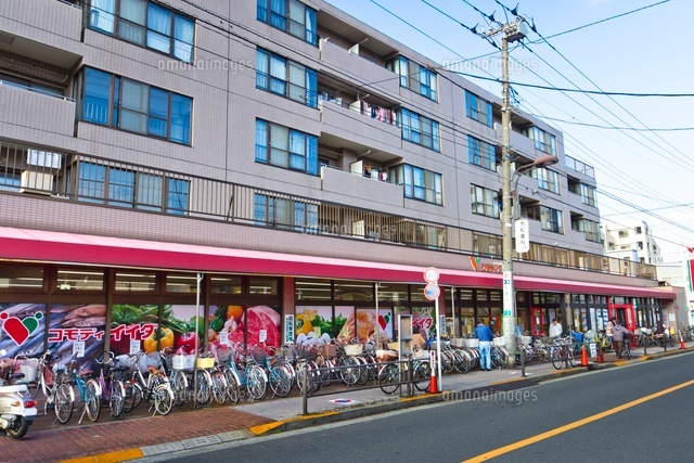 コモディイイダ氷川台店
(c)Yutaka Isayama/a.collectionRF