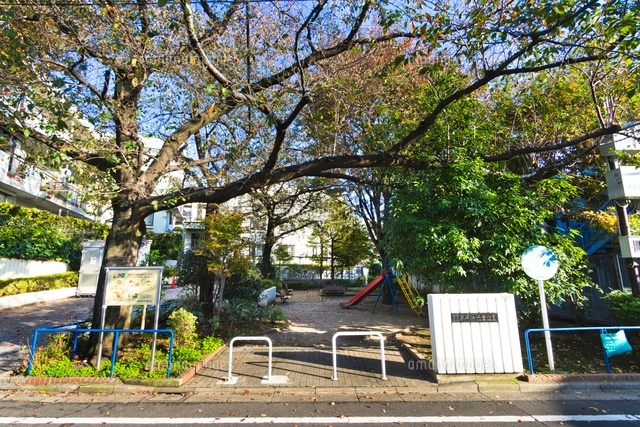 練馬区立 東早淵児童遊園
(c)Yutaka Isayama/a.collectionRF