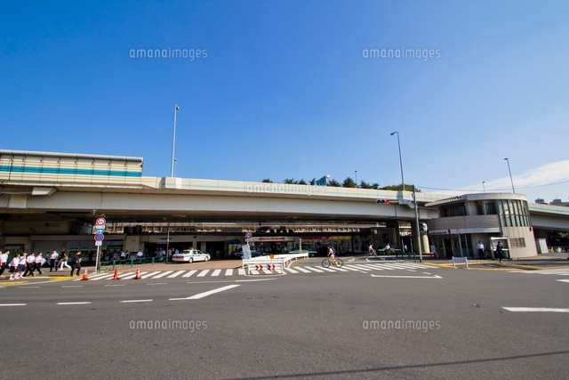 千駄ヶ谷駅(南口)と駅前交番
(c)Yutaka Isayama/a.collectionRF