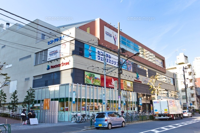 ピーコックストア上池袋店
(c)Yutaka Isayama/a.collectionRF