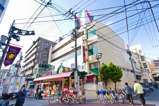 コモディイイダ滝野川店
(c)Yutaka Isayama/a.collectionRF