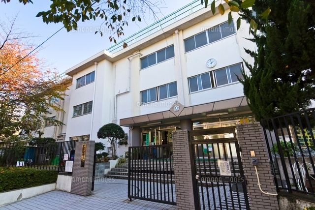 豊島区立池袋第二小学校
(c)Yutaka Isayama/a.collectionRF