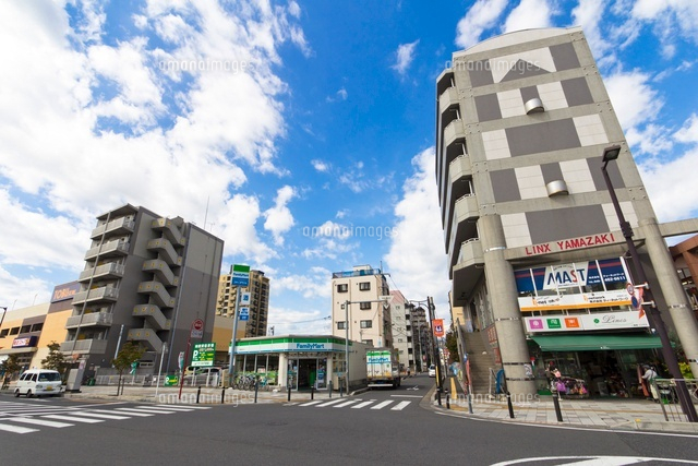 朝霞駅南口の駅前
(c)Yutaka Isayama/a.collectionRF