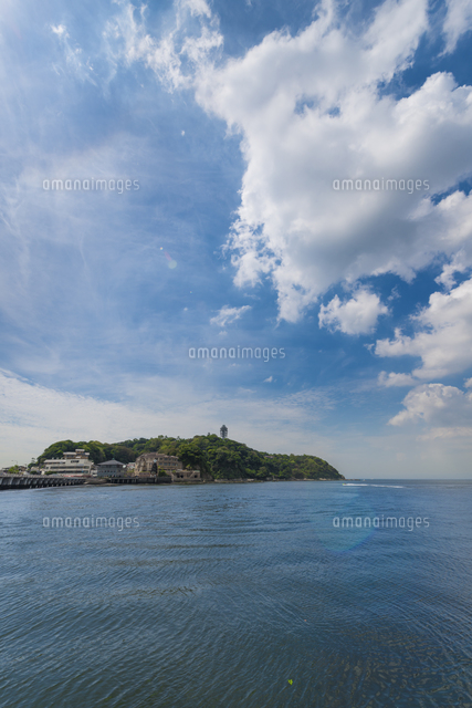 江ノ島と海面(縦)
(c)Yutaka Isayama/a.collectionRF