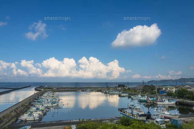 夏空と漁港
(c)Yutaka Isayama/a.collectionRF
