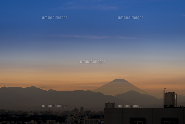 練馬から見える富士山の夕暮れ
(c)Yutaka Isayama/a.collectionRF
