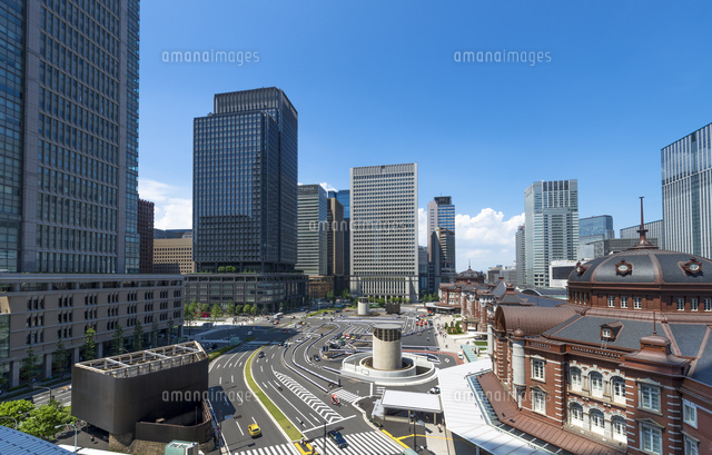 東京駅・駅舎・駅前(JPタワー6F屋上庭園から)
(c)Yutaka Isayama/a.collectionRF