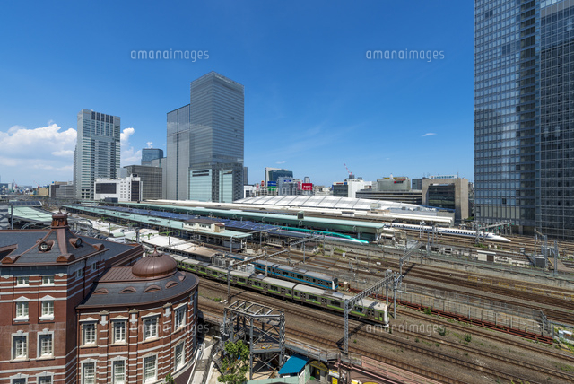 東京駅・ホーム(JPタワー6F屋上庭園から)
(c)Yutaka Isayama/a.collectionRF