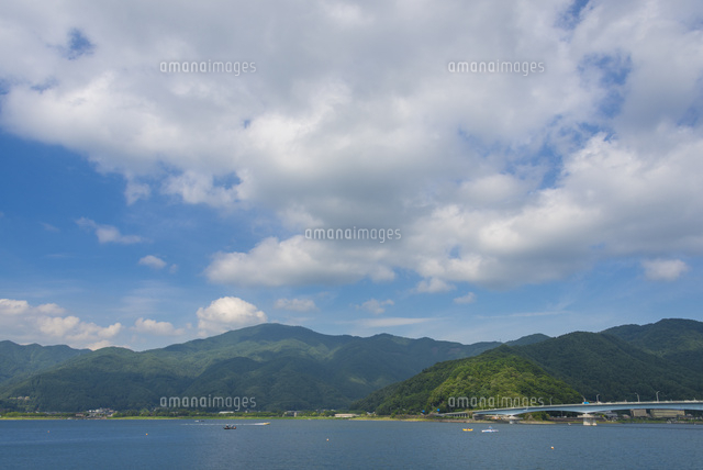 河口湖と河口湖大橋
(c)Yutaka Isayama/a.collectionRF