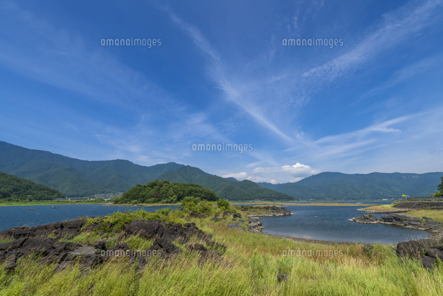 河口湖の「うの島」(渇水時)
(c)Yutaka Isayama/a.collectionRF