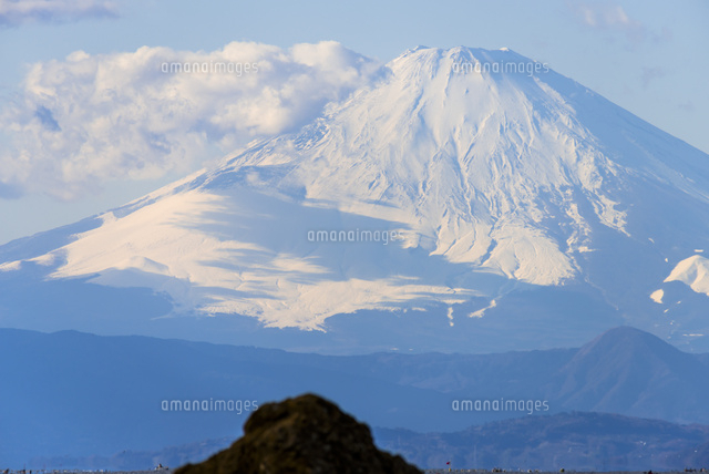 立石の海岸より遠望の富士山(望遠)
(c)Yutaka Isayama/a.collectionRF