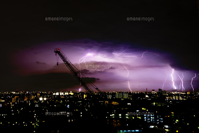 夜の雷
(c)Yutaka Isayama/a.collectionRF