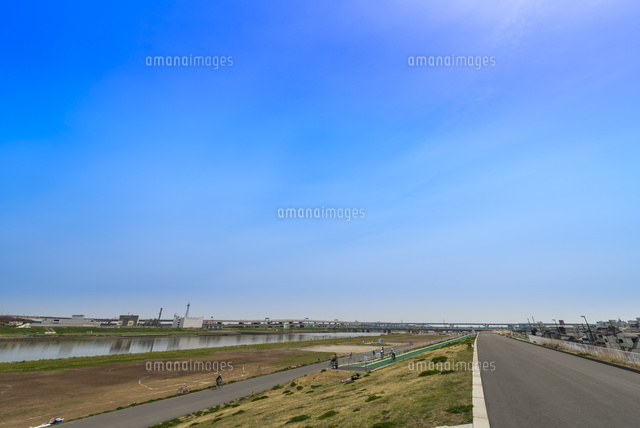 荒川・日ノ出町緑地(鉄橋は京成本線、堀切橋)
(c)Yutaka Isayama/a.collectionRF