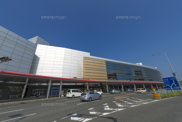 福岡空港(国内線ターミナルビル前)
(c)Yutaka Isayama/a.collectionRF