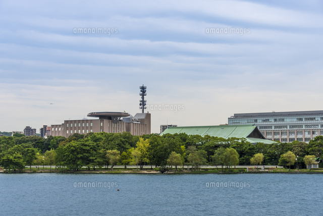 大濠公園(浮島より武道館、NHK福岡放送局)
(c)Yutaka Isayama/a.collectionRF