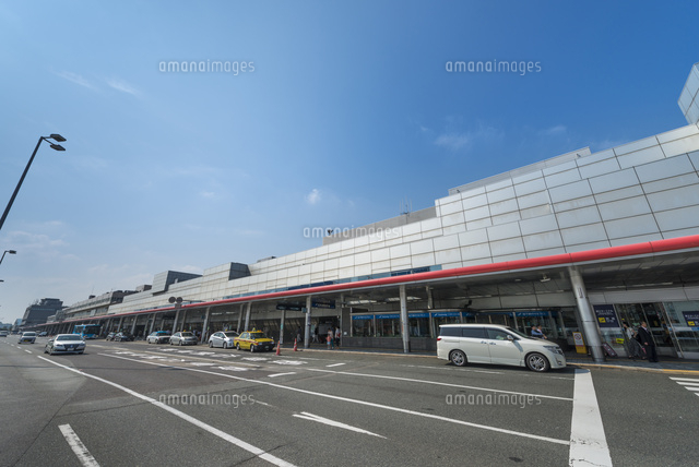福岡空港(国内線ターミナルビル第1・第2前)
(c)Yutaka Isayama/a.collectionRF